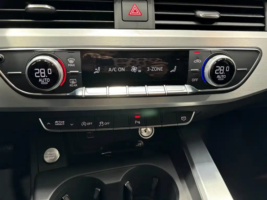 Audi A4L — миниатюра 14