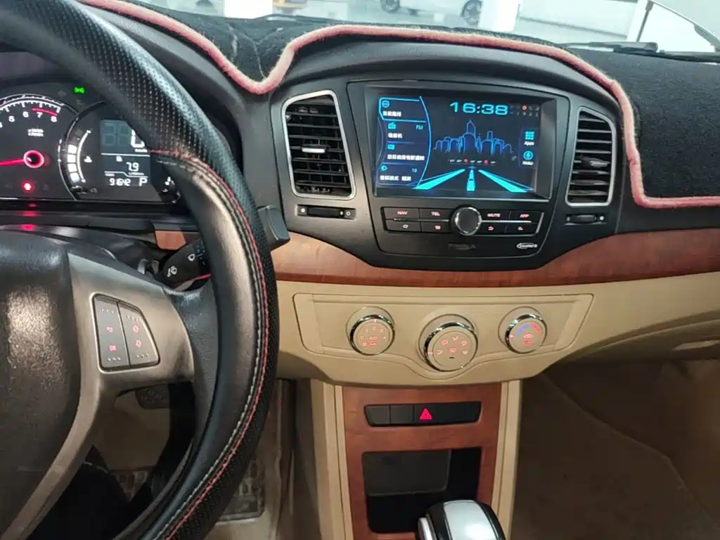 Roewe 350 — миниатюра 13