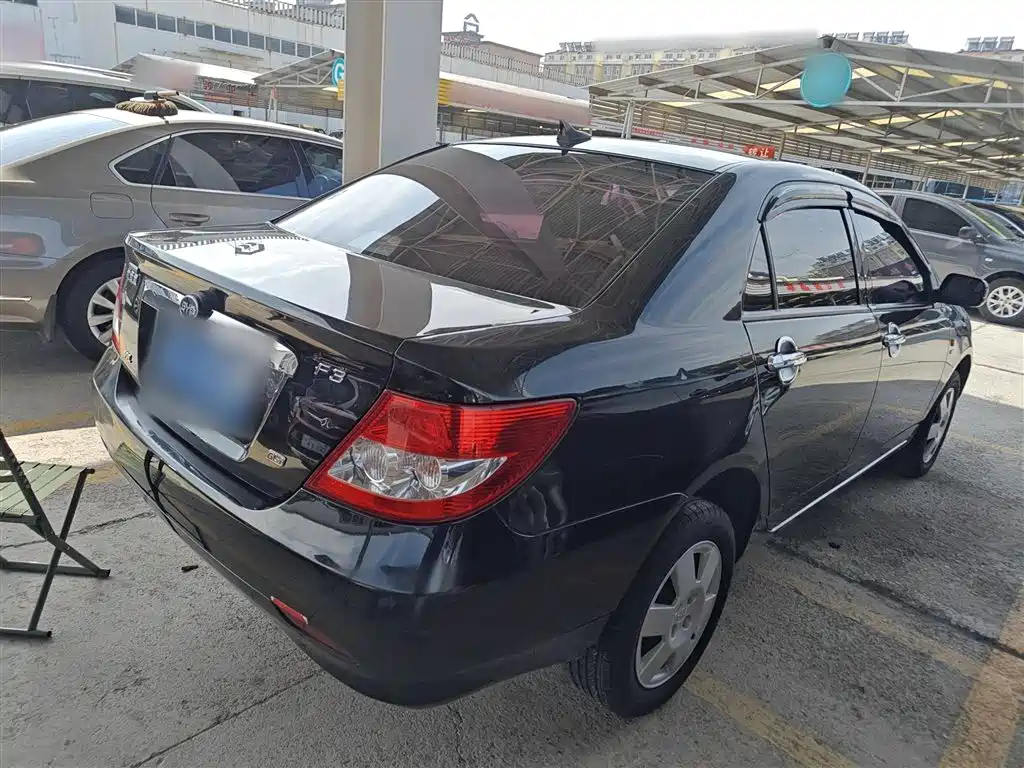 BYD  F3