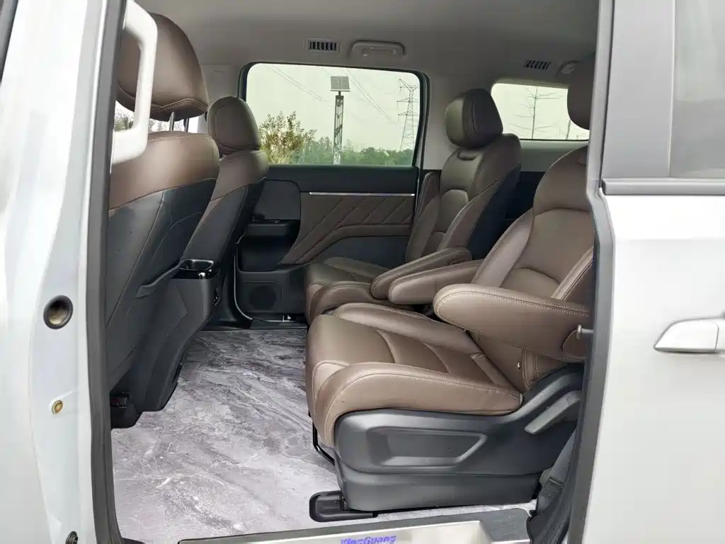 Wuling Xingguang 730 New Energy — миниатюра 17