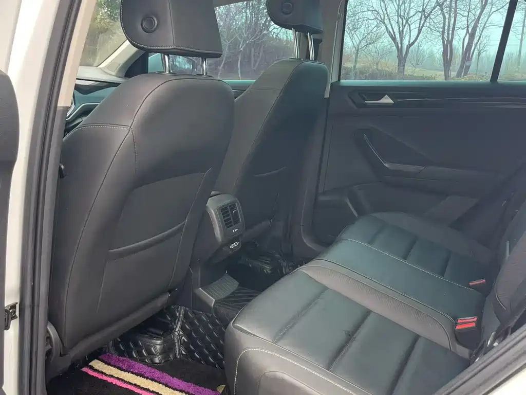 VOLKSWAGEN T ROC EXPLORING SONGS