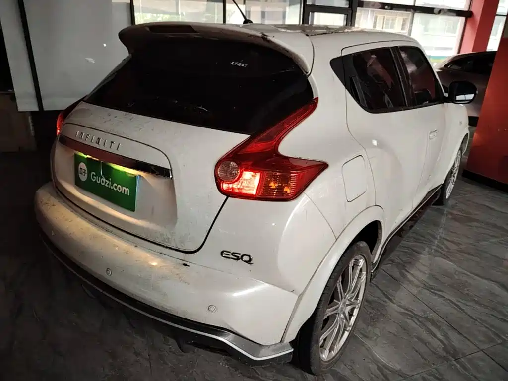 Infiniti ESQ — миниатюра 7