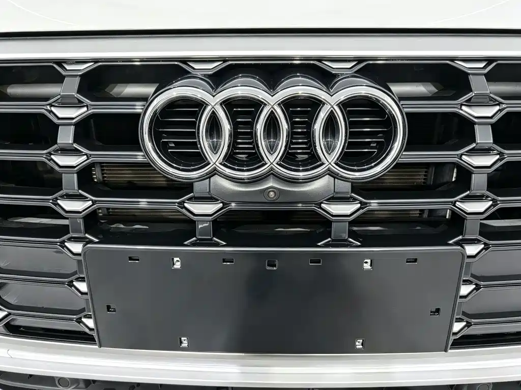 Audi Q3 2024 — фото 7