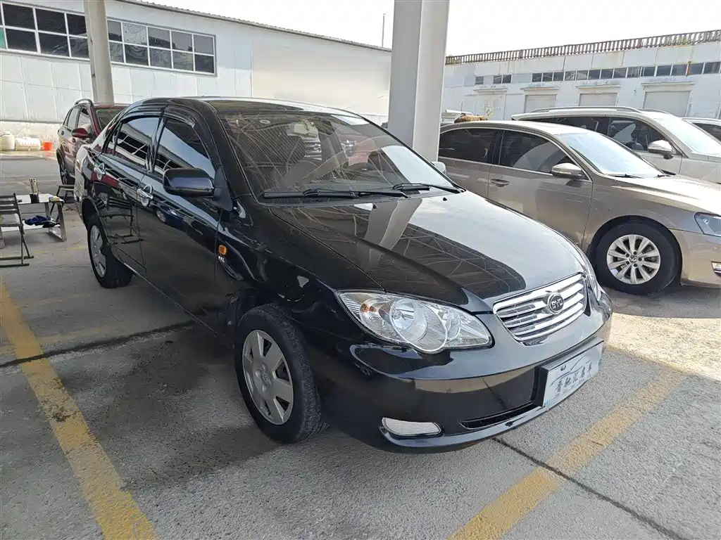 BYD  F3