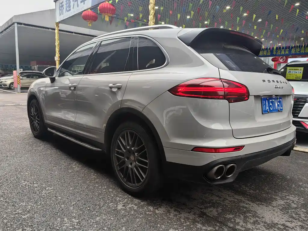 Porsche Cayenne — миниатюра 6