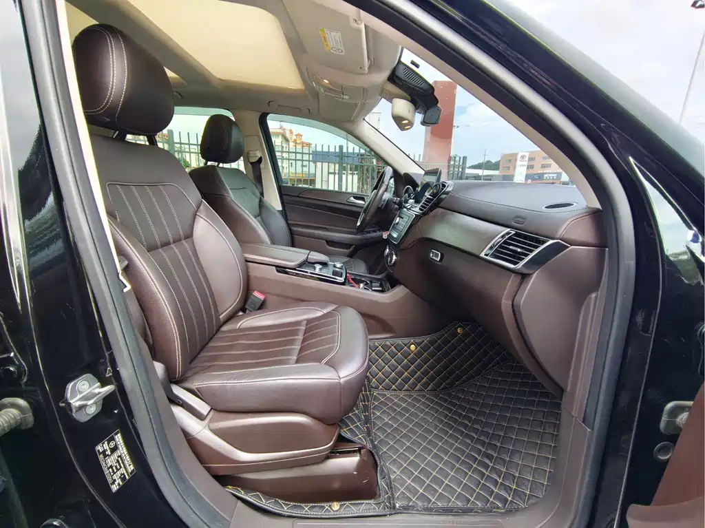 Mercedes-Benz GLE (Import) — миниатюра 8