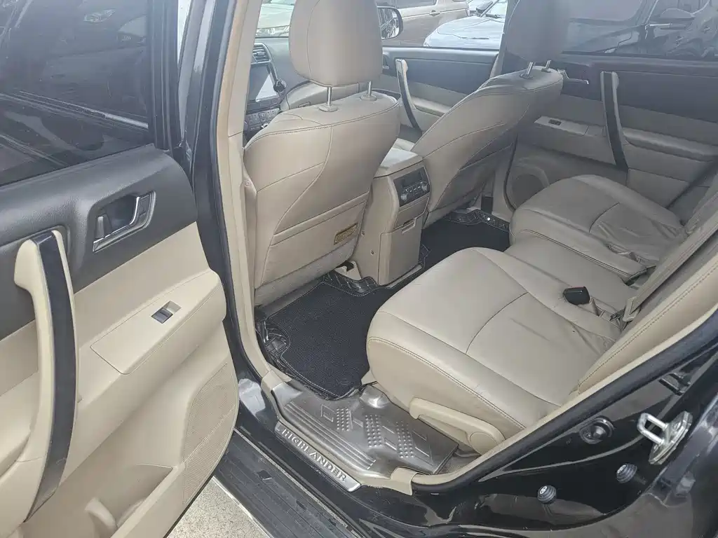 Toyota Highlander — миниатюра 6