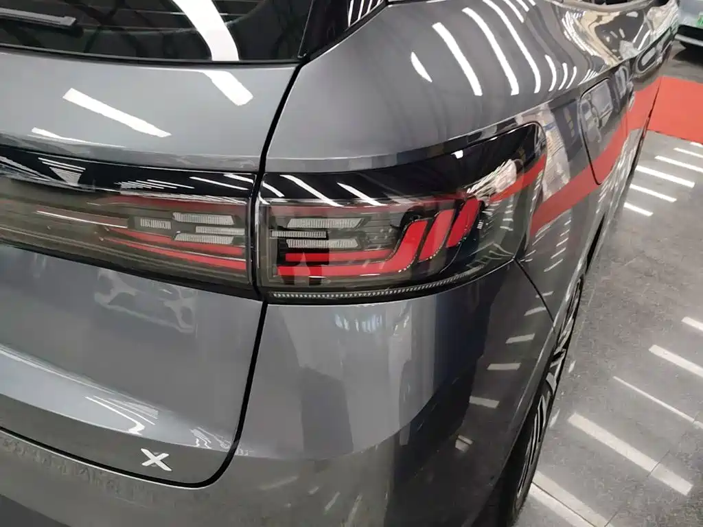 Volkswagen ID.4 X — миниатюра 8