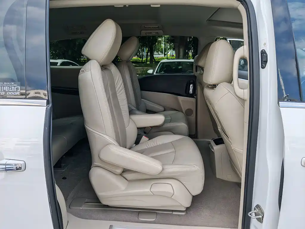 Buick GL8 — миниатюра 9