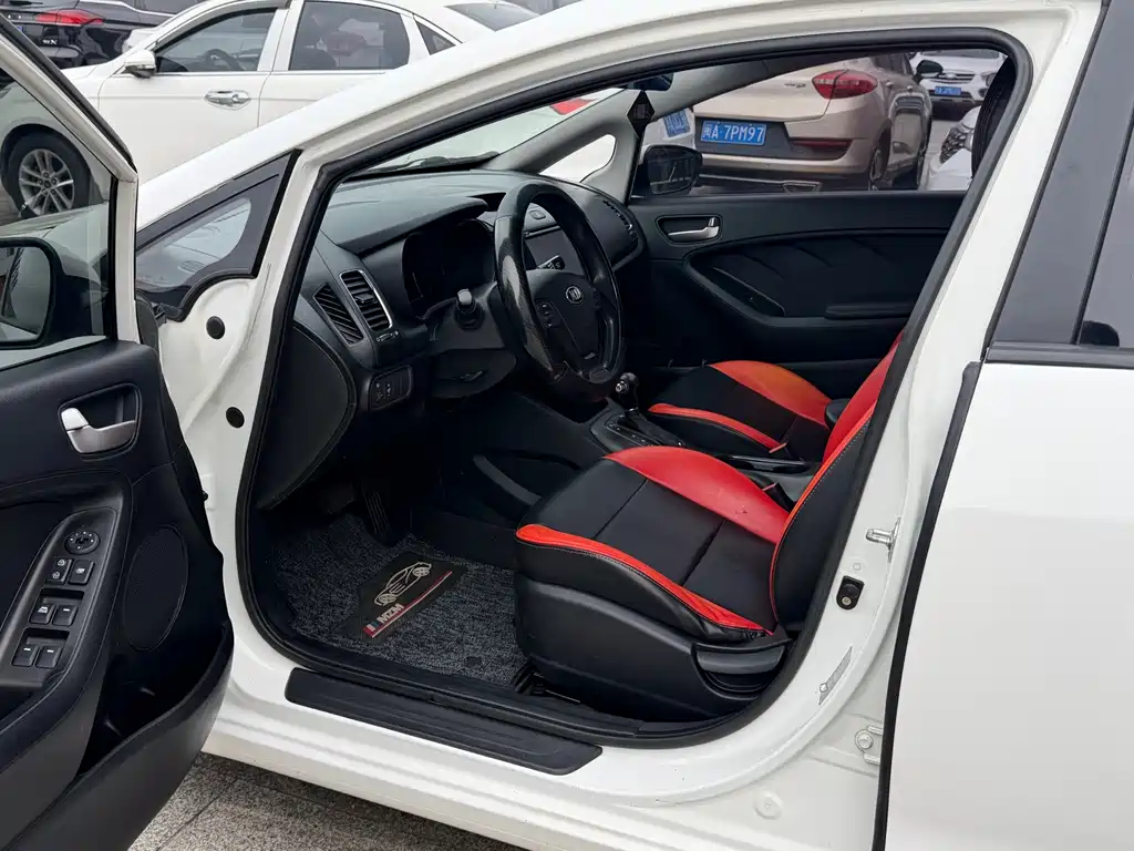 Kia K3 — миниатюра 10