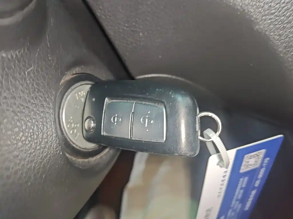 Nissan Tiida — миниатюра 9