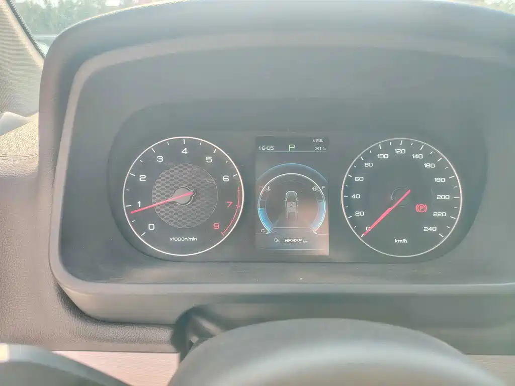 BYD Tang — миниатюра 3