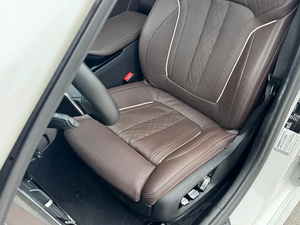 BMW 5 Series — миниатюра 10