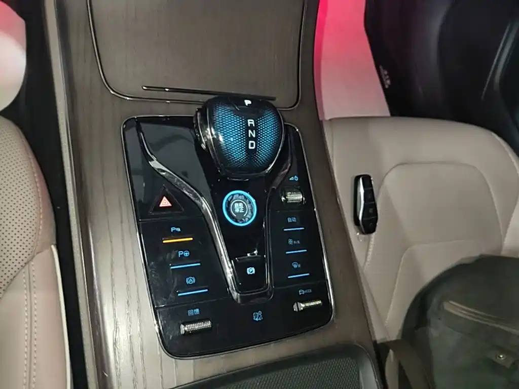 BYD Han — миниатюра 14
