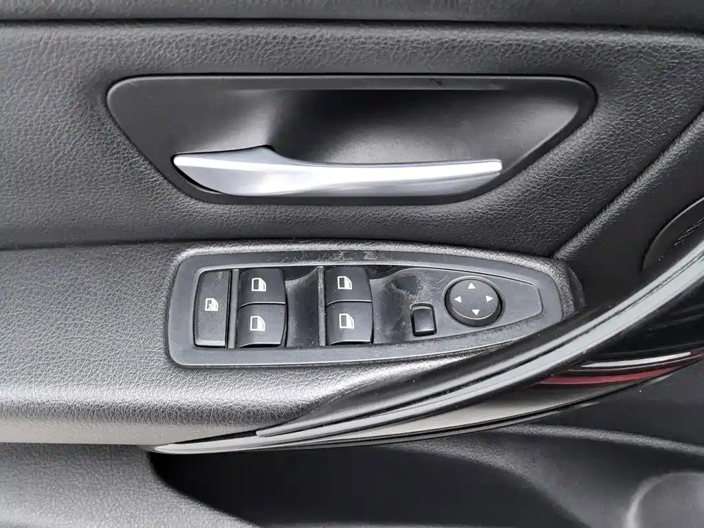 BMW 3 Series — миниатюра 9