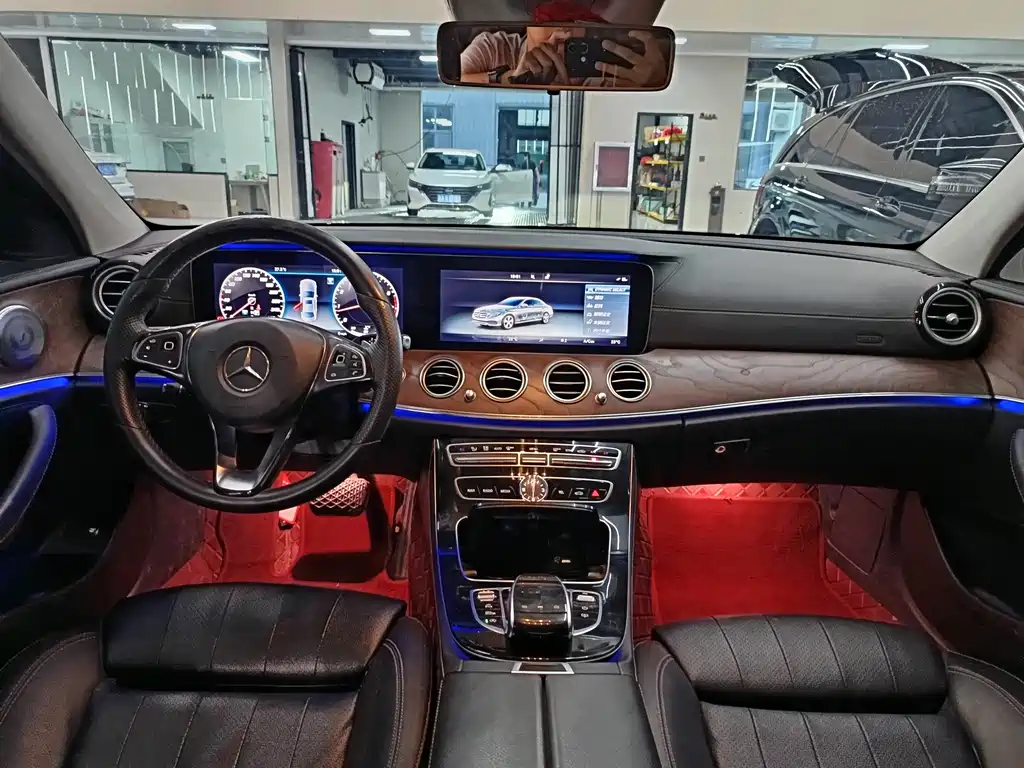 Mercedes-Benz E-Class — миниатюра 5