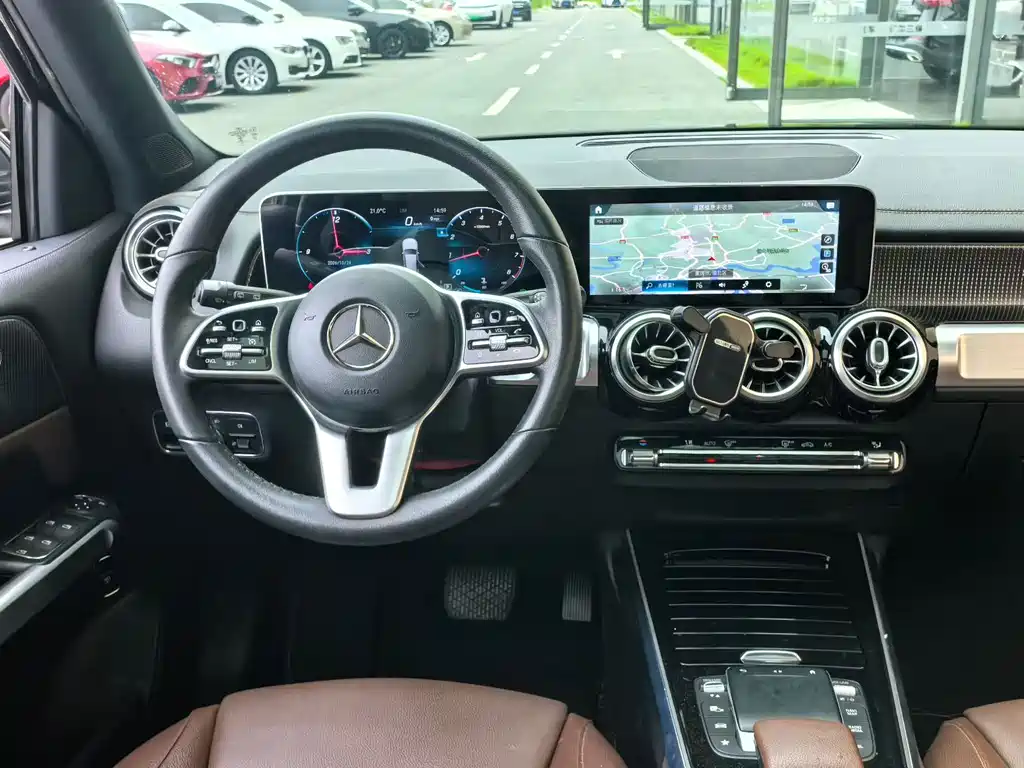 Mercedes-Benz GLB — миниатюра 9