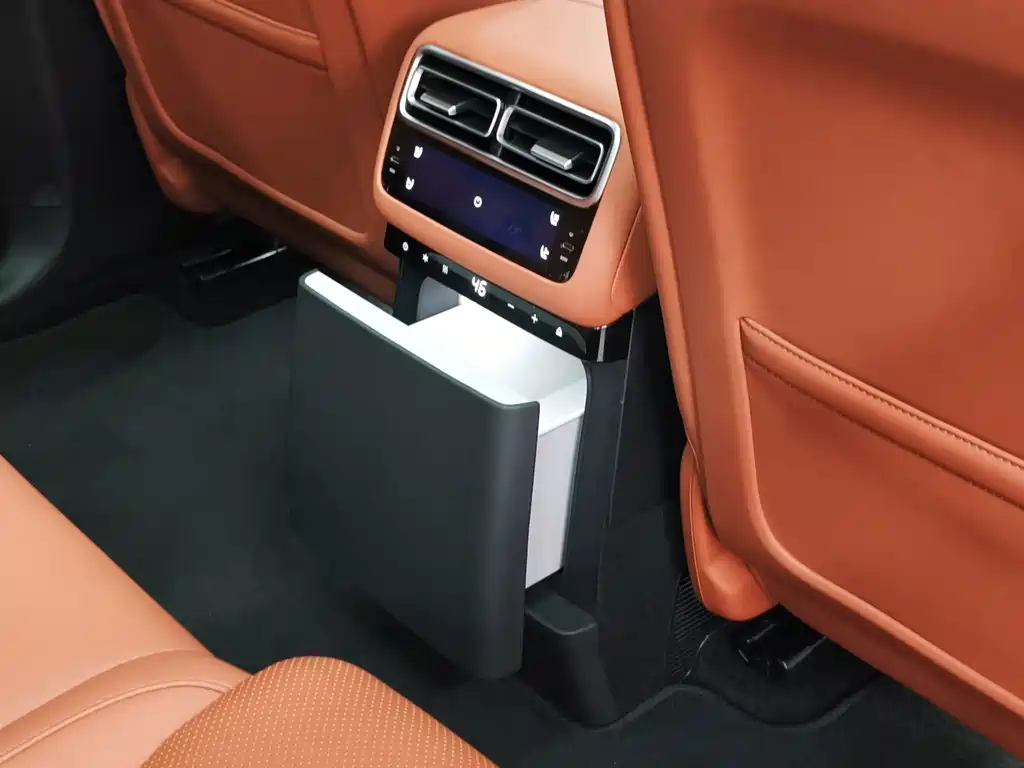 Li Auto Li L6 — миниатюра 11