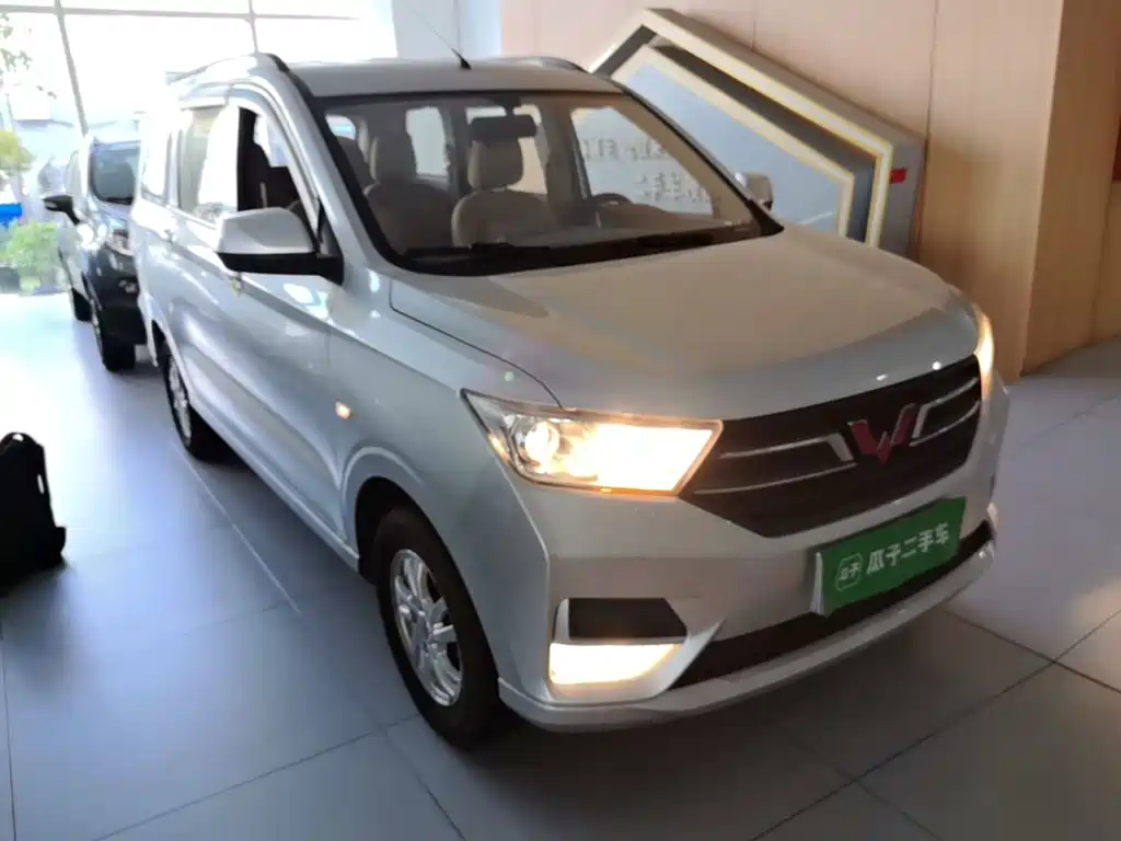 Wuling Hongguang — миниатюра 4