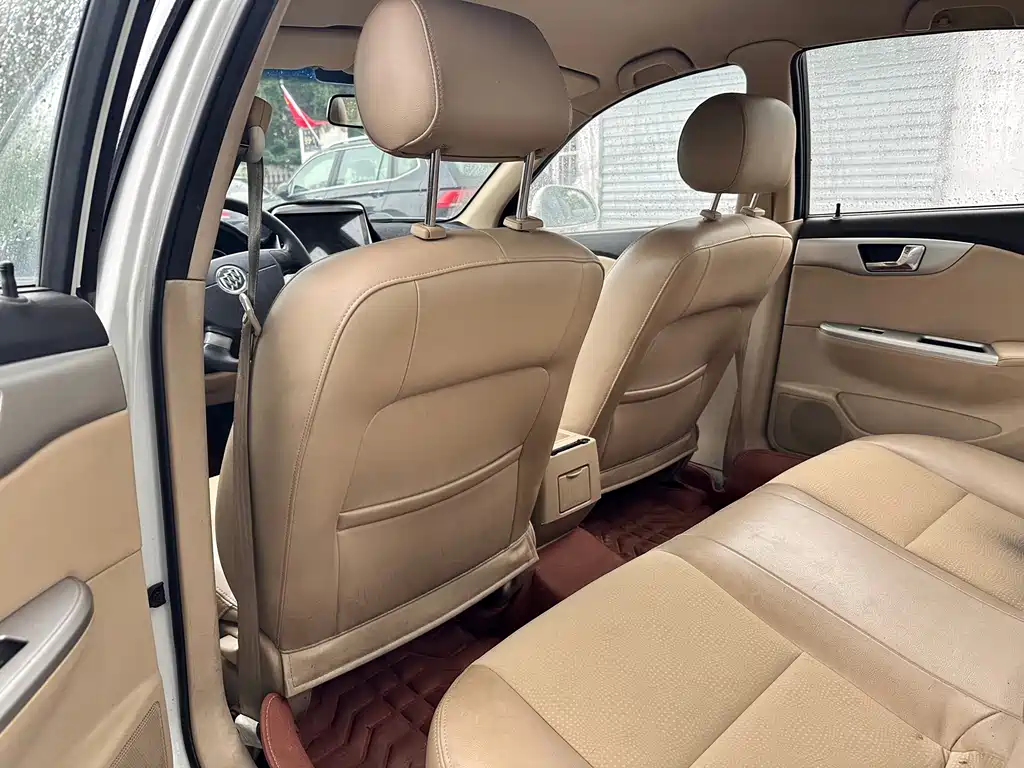 Buick Excelle — миниатюра 8