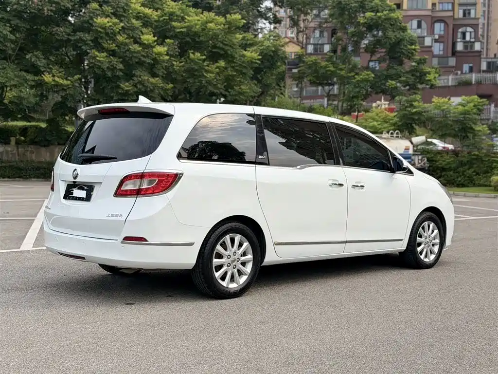 Buick GL8 2013 3.0L XT Luxury Flagship