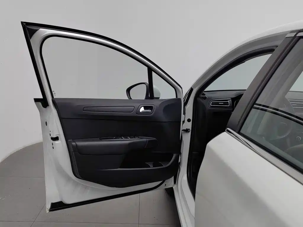 Citroen C4 — миниатюра 8