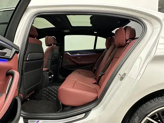 BMW 5 Series — миниатюра 13
