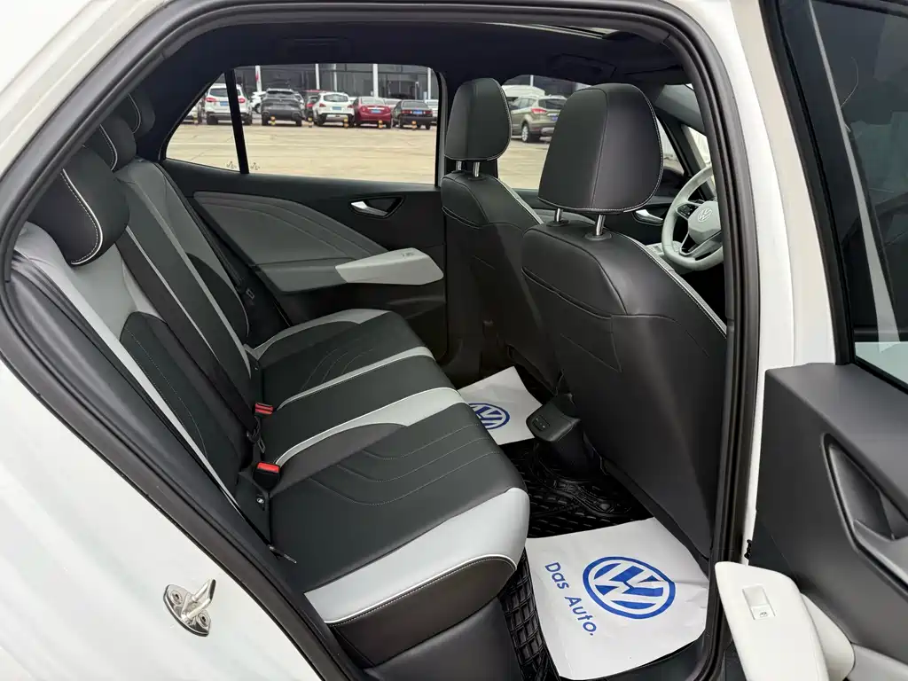 Volkswagen ID.3 — миниатюра 5