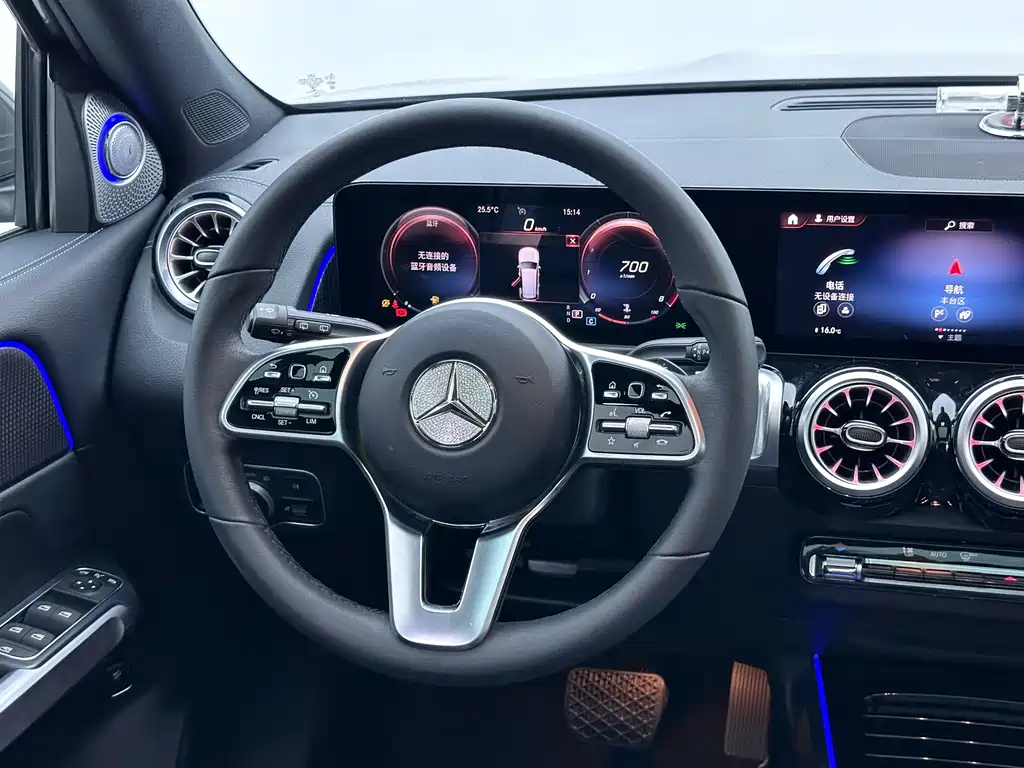 Mercedes-Benz GLB — миниатюра 19