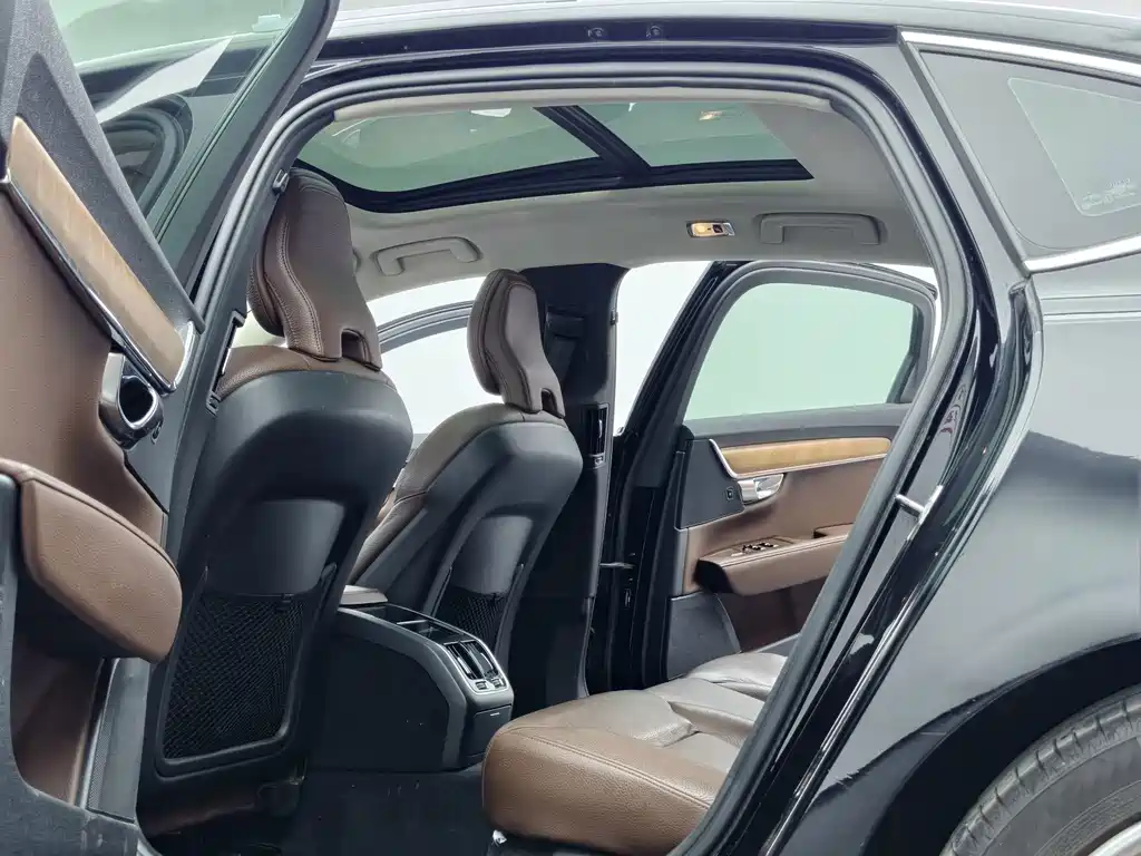 Volvo S90 — миниатюра 12