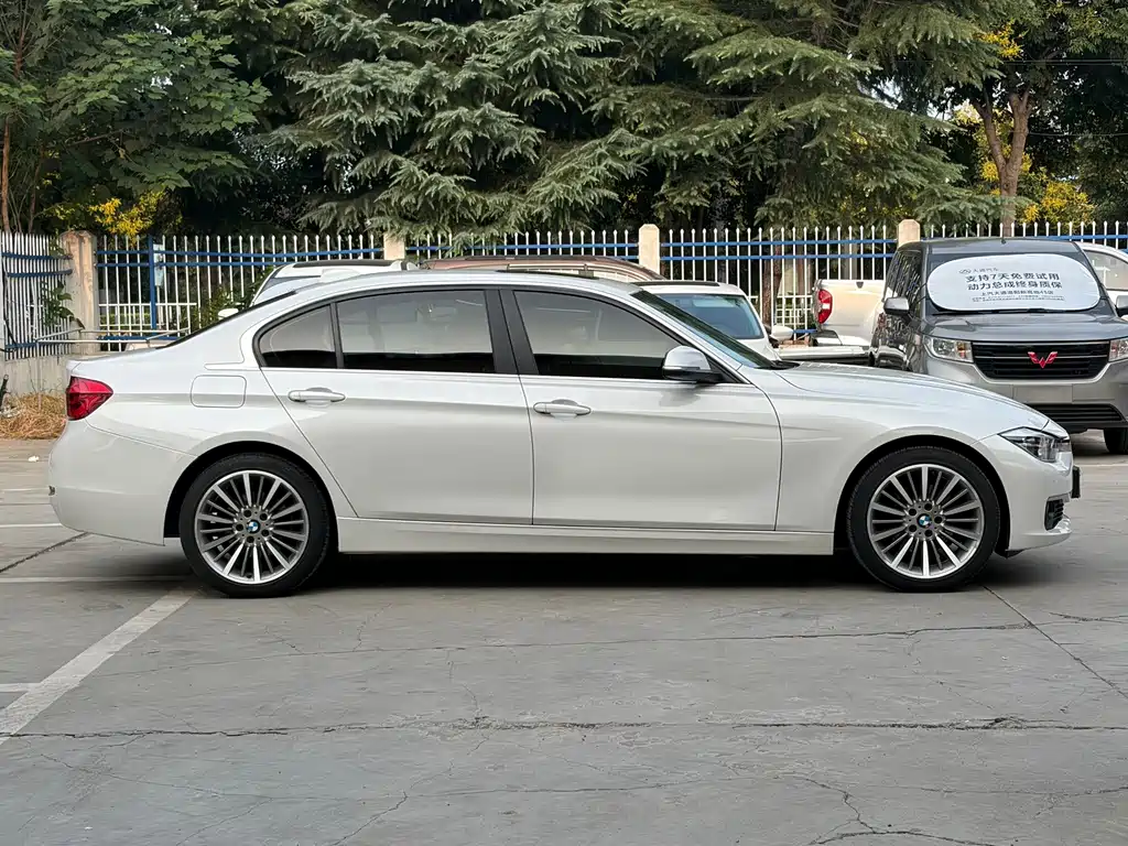 BMW 3 Series — миниатюра 17