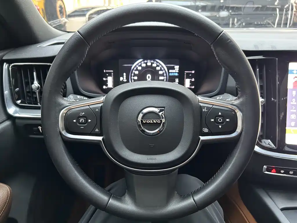 Volvo S60 — миниатюра 23