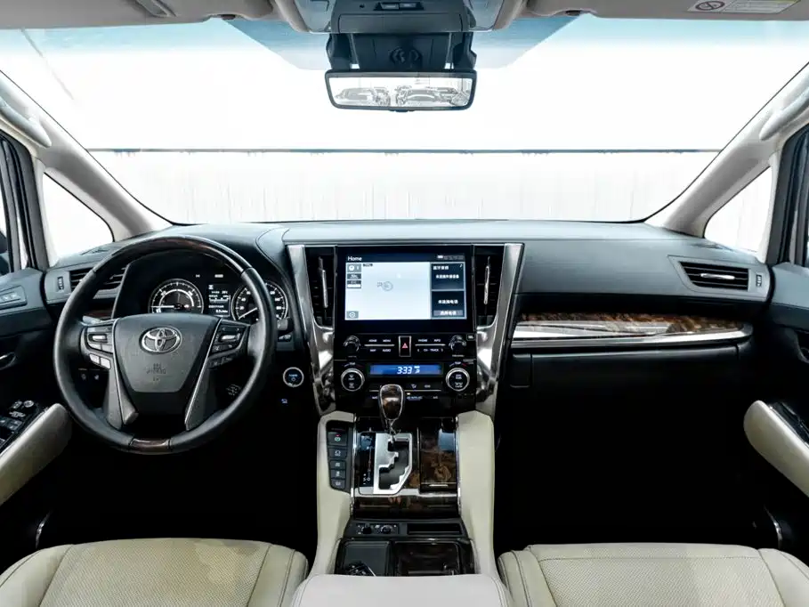 Toyota Alphard — миниатюра 15