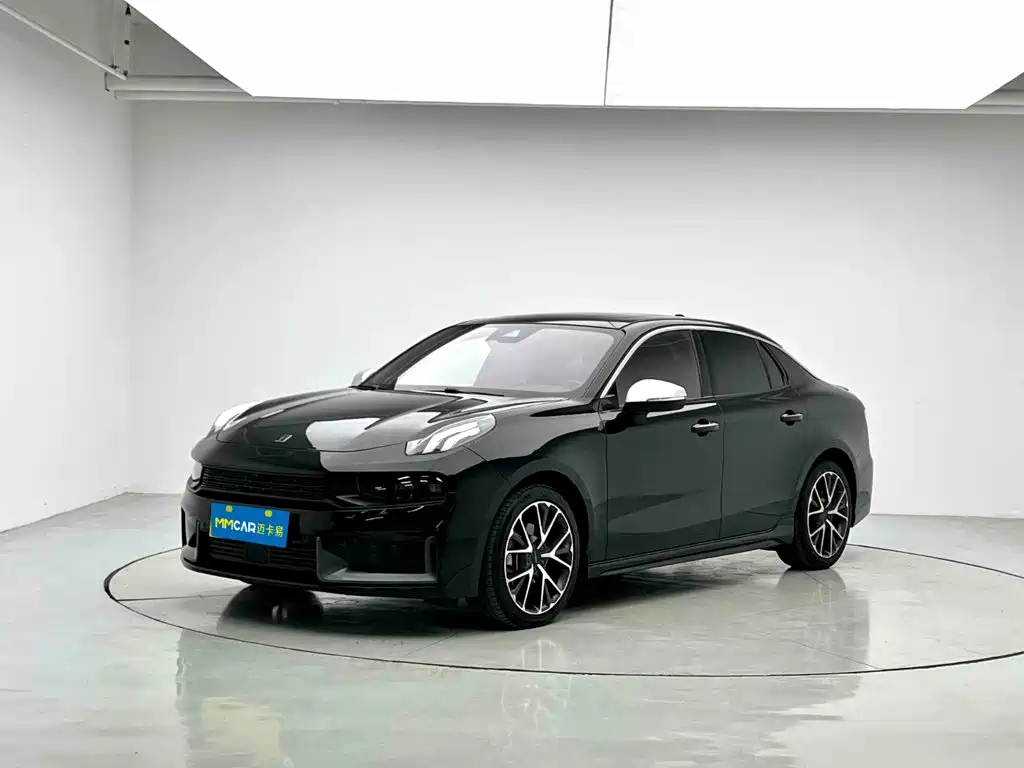 Lynk & Co 03