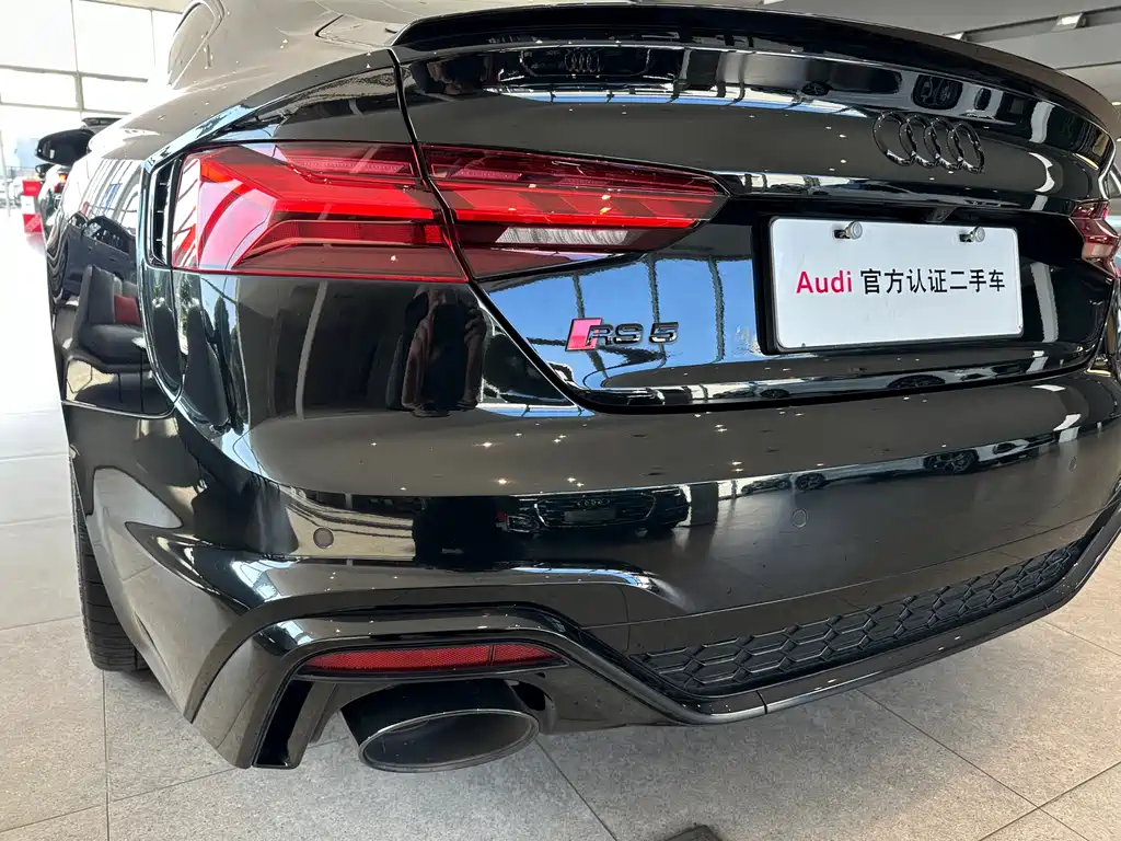 AUDI RS 5