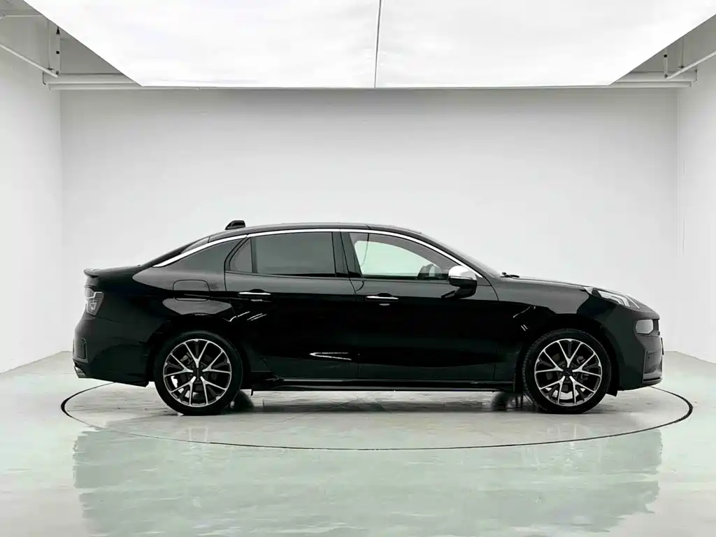 Lynk & Co 03 — миниатюра 2