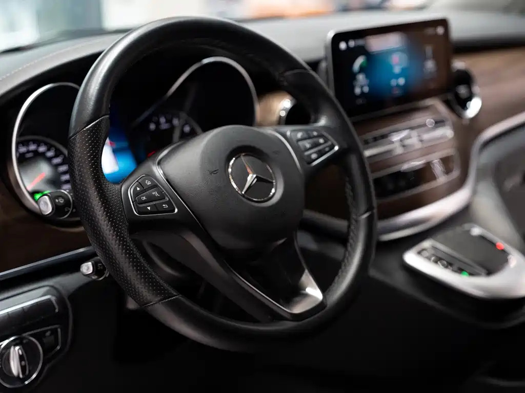 Mercedes-Benz V-Class — миниатюра 4