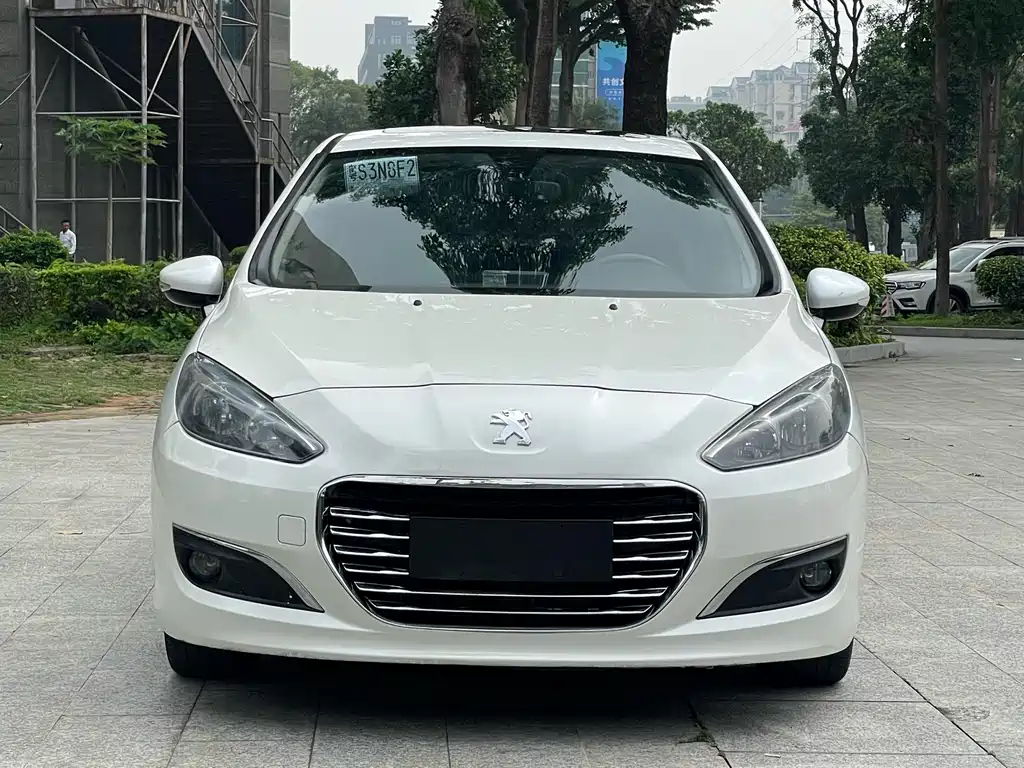 Peugeot 308 — миниатюра 2