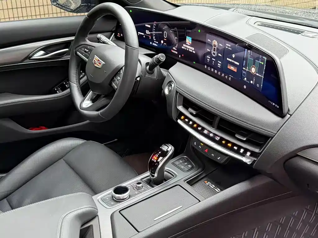 Cadillac CT5 — миниатюра 5
