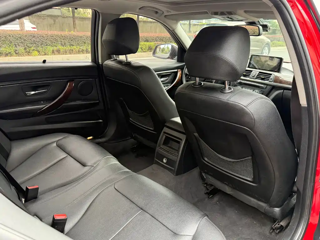 BMW 3 Series — миниатюра 14