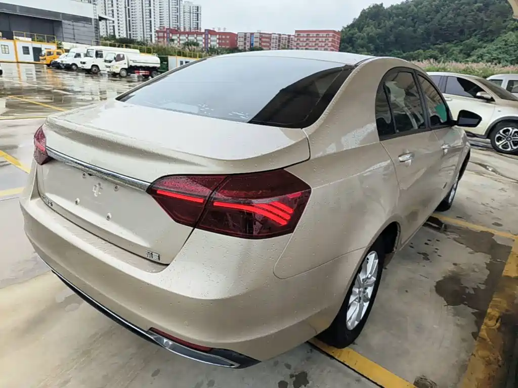 Geely Emgrand — миниатюра 7