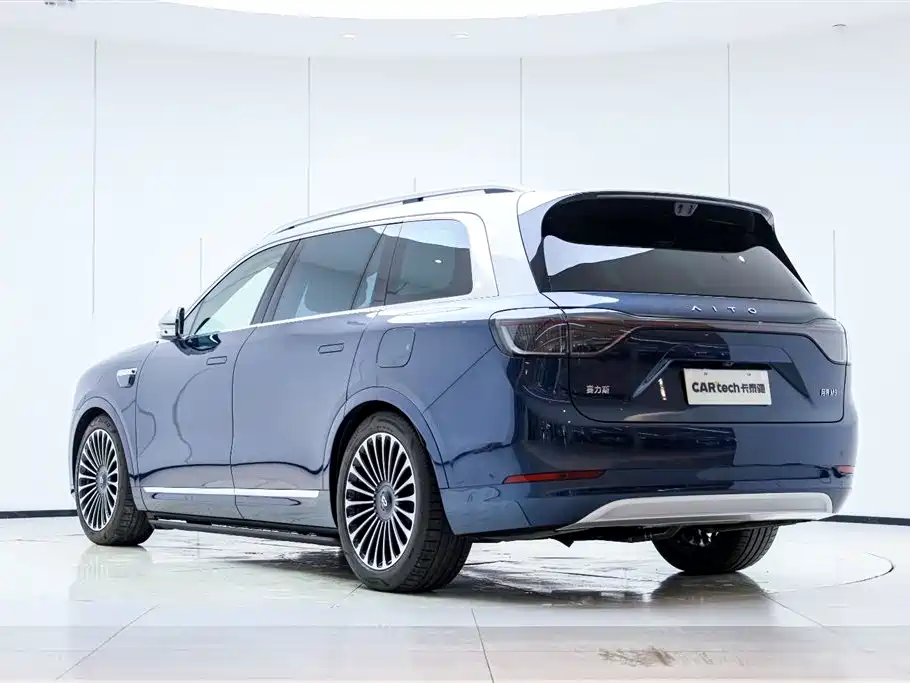 AITO ASK THE WORLD M9