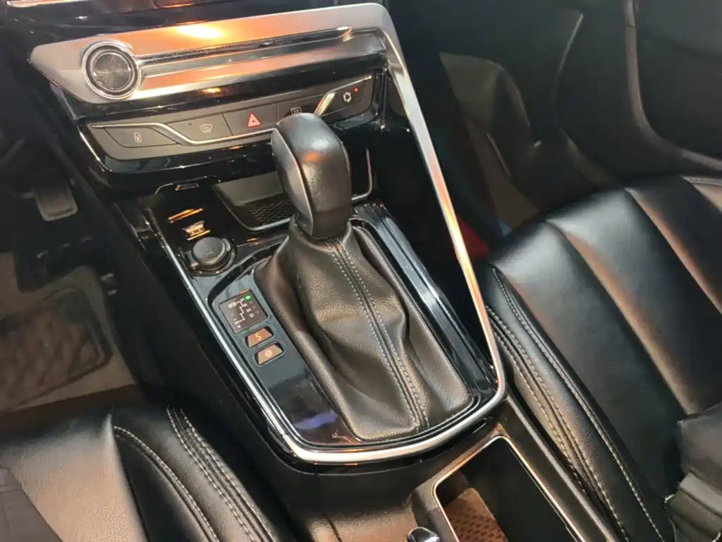 Peugeot 308 — миниатюра 14