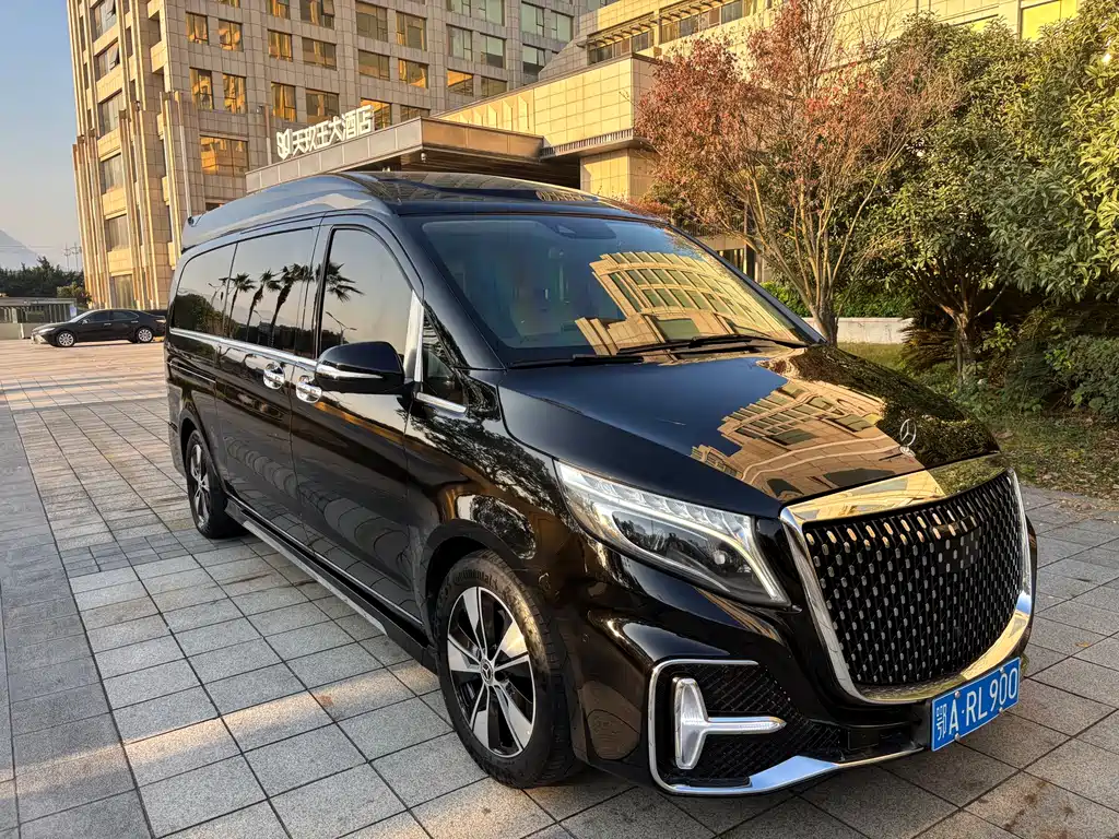 MERCEDES-BENZ V CLASS