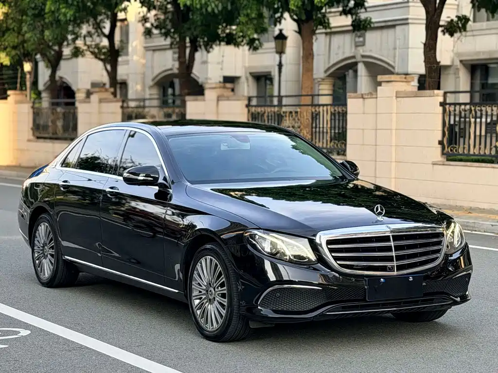 Mercedes-Benz E-Class — миниатюра 3