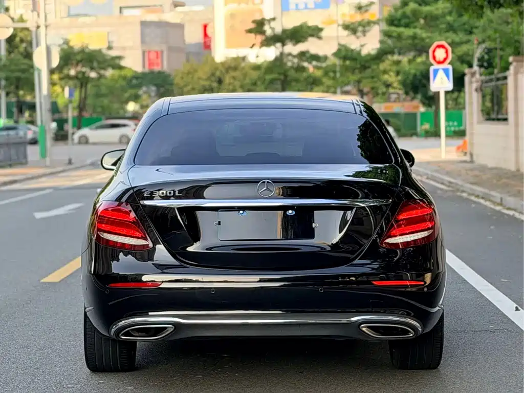 Mercedes-Benz E-Class — миниатюра 14