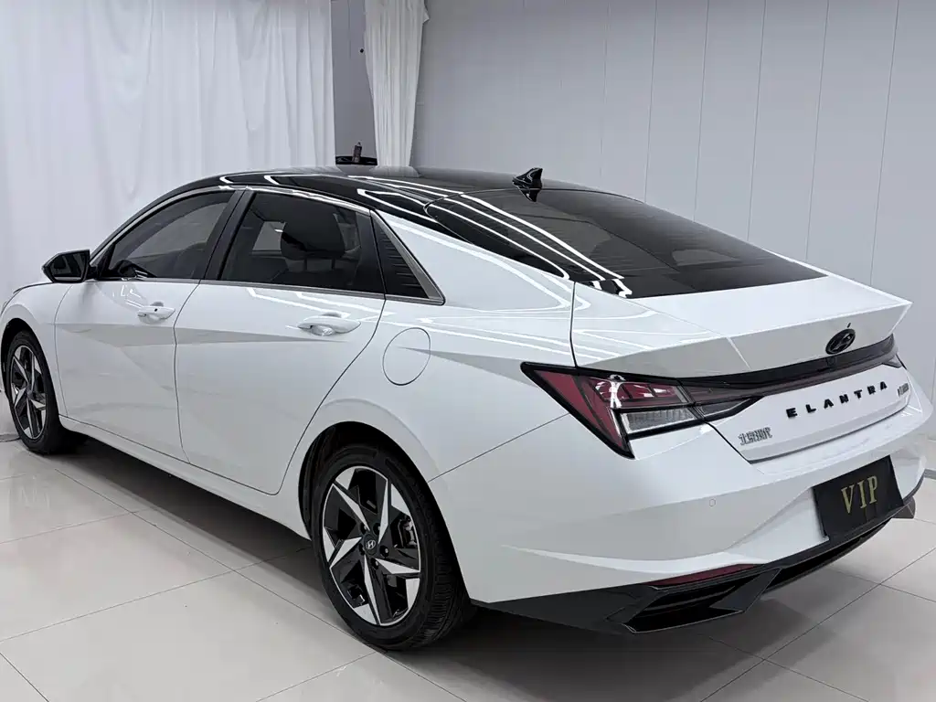 Hyundai Elantra — миниатюра 6