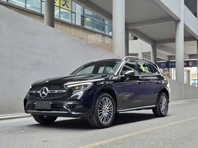 MERCEDES-BENZ  GLC 2025
