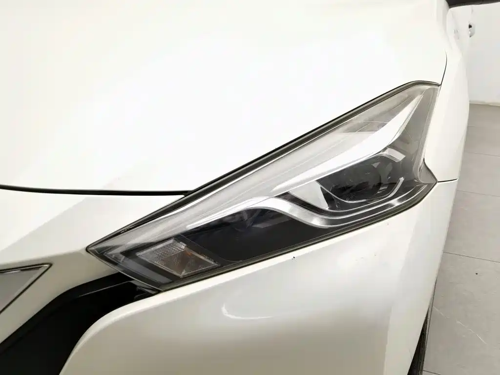 Nissan Bluebird — миниатюра 7
