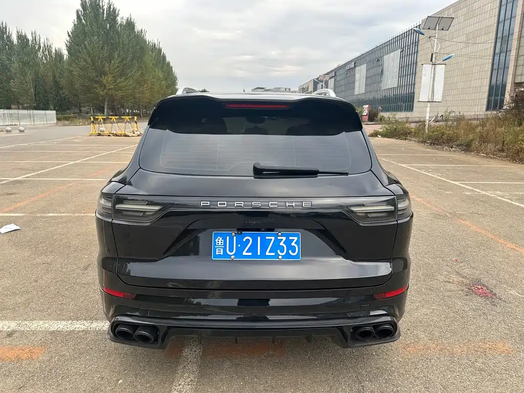 Porsche Cayenne — миниатюра 4
